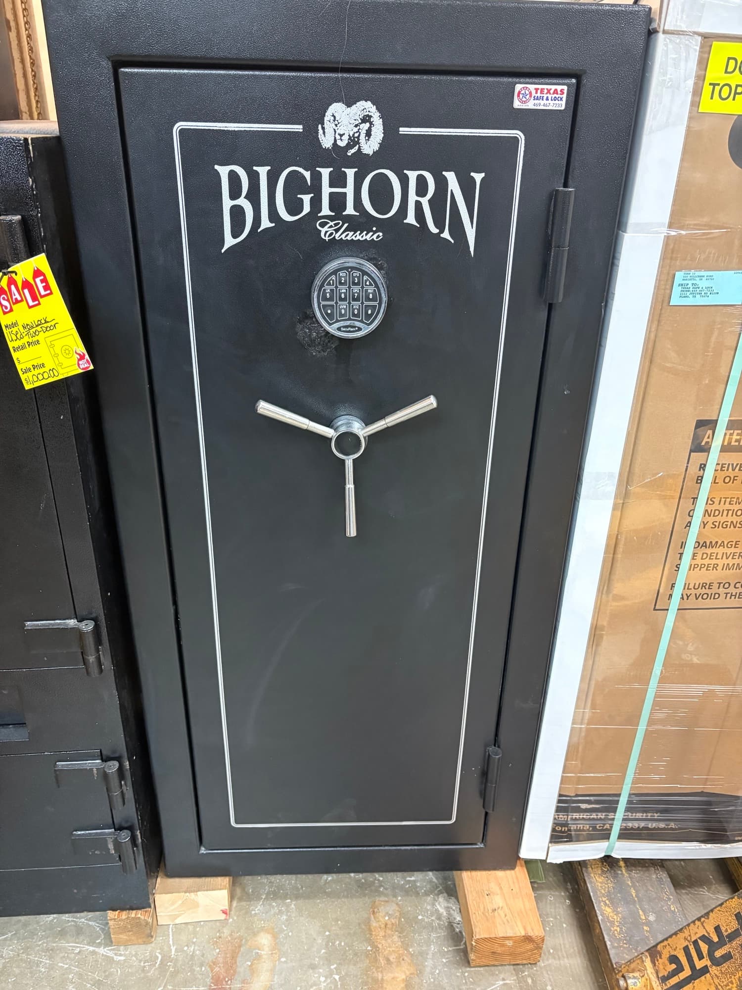 6030  26 Capacity BigHorn Gun Safe Fire Rated 70 MInutes