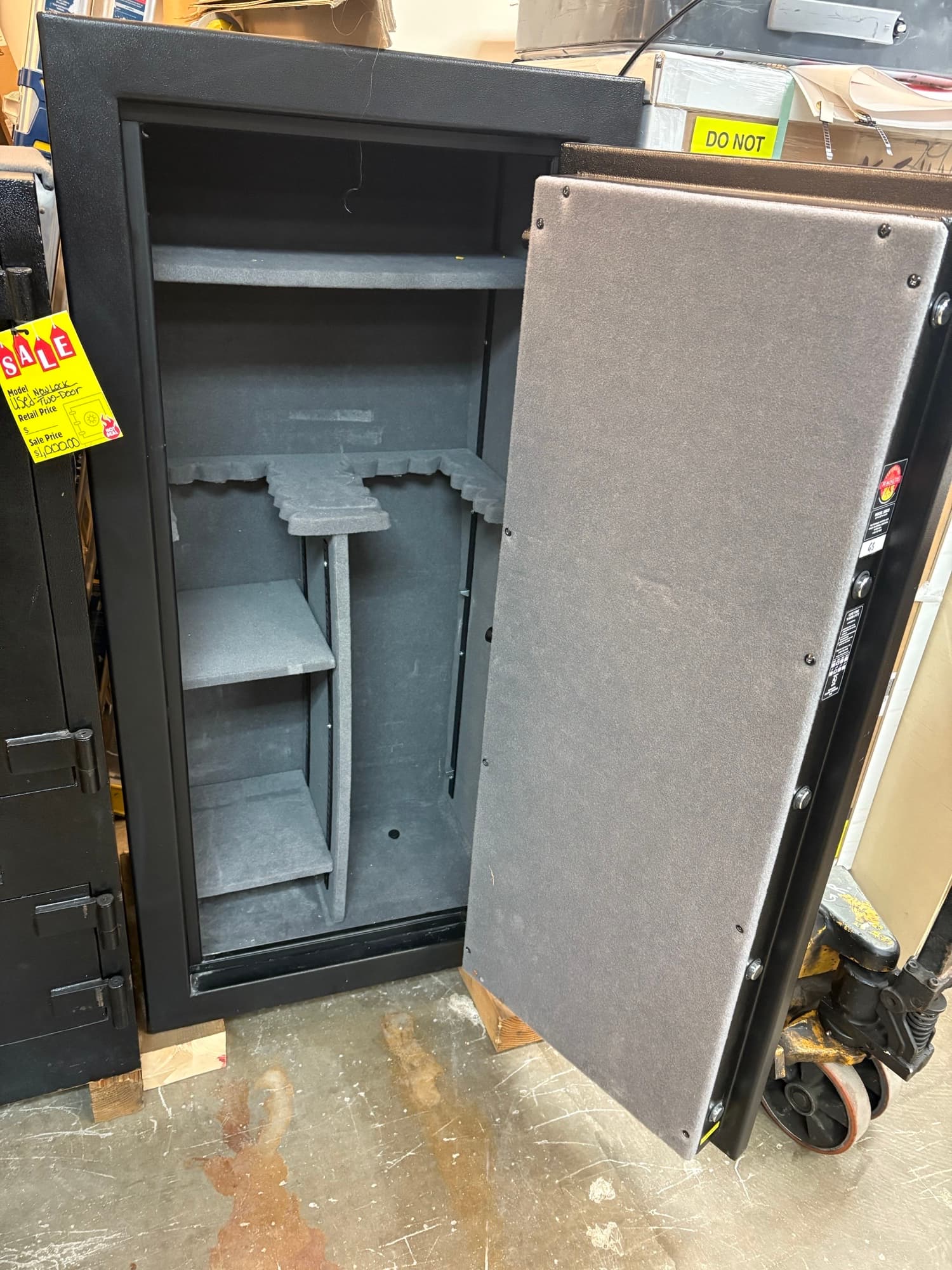 6030  26 Capacity BigHorn Gun Safe Fire Rated 70 MInutes