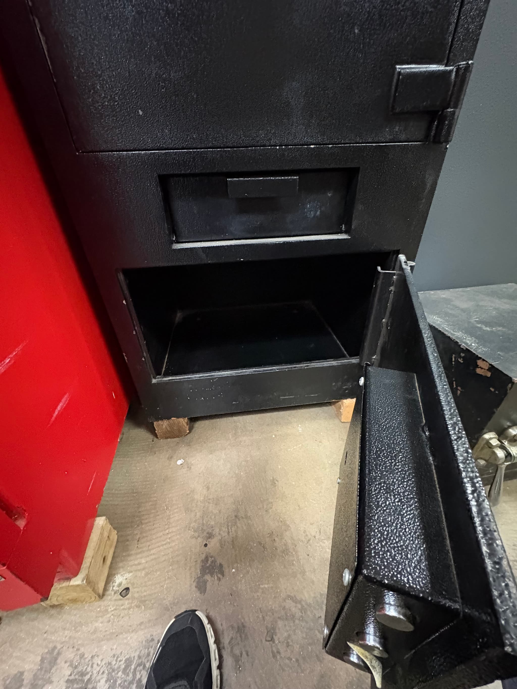 532526   Double Door Security Container - Bottom Front Load Drop - Top Storage 