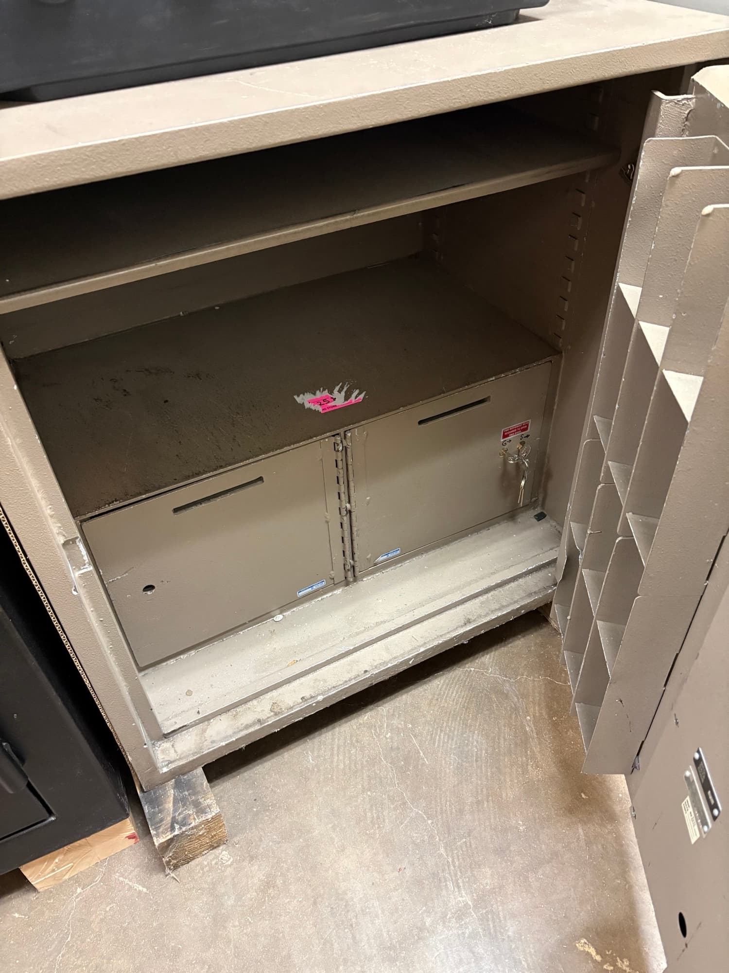 TL15 Conveinance Store Safe 