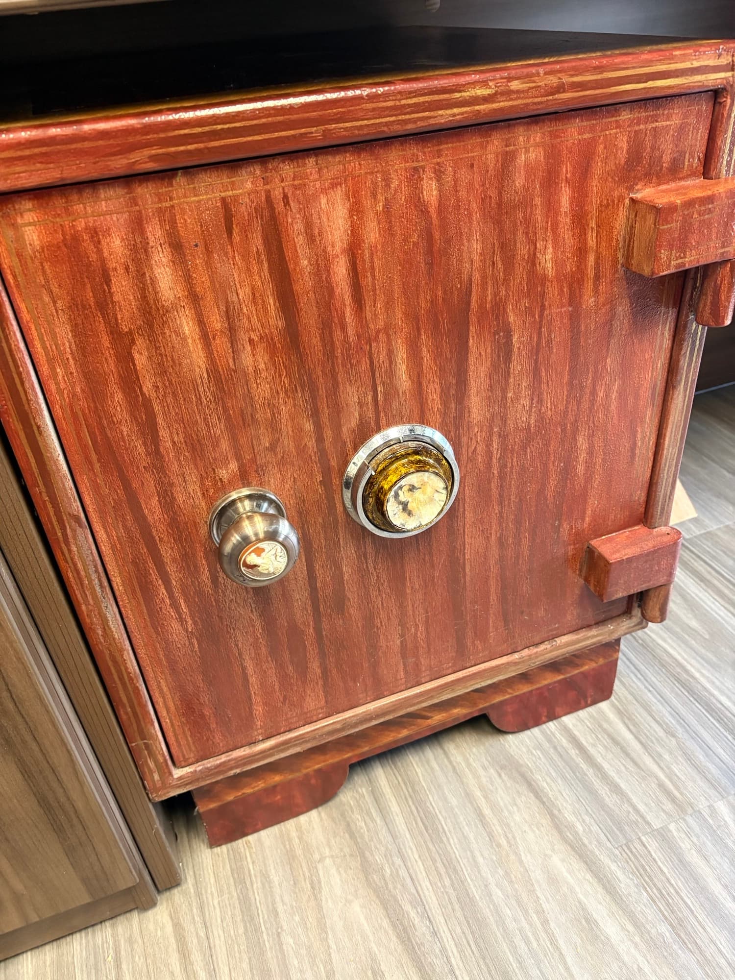 BF1716C - Custom Executive Hand Painted - Under Desk 