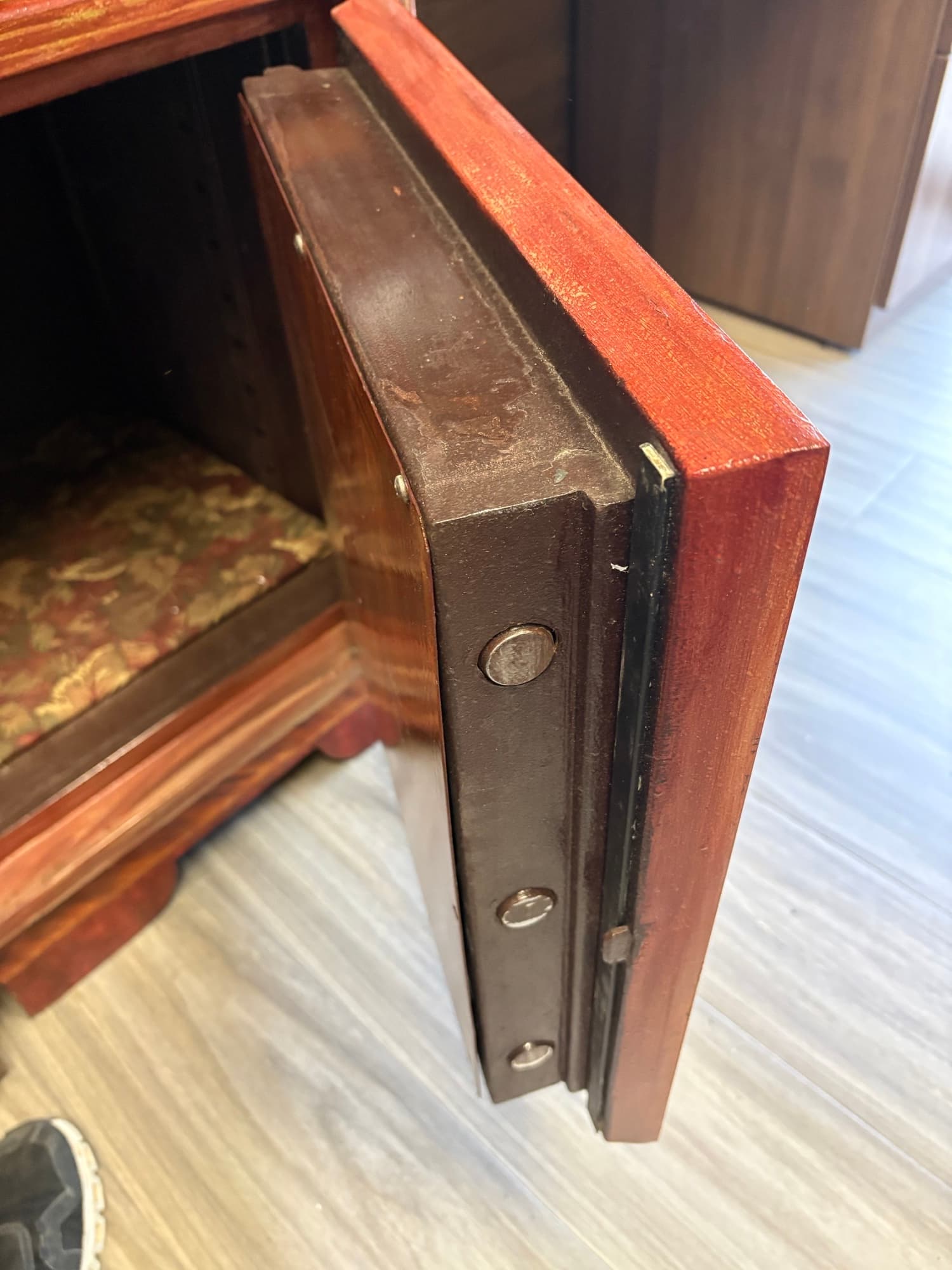 BF1716C - Custom Executive Hand Painted - Under Desk 